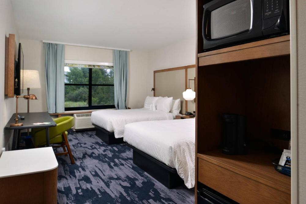 Queen Room with Two Queen Beds interior
